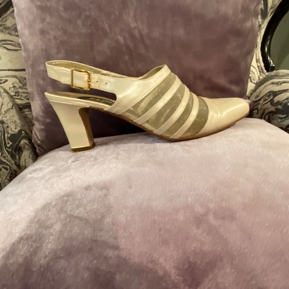 CREAM SHOES - Picture 3 of 6